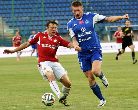 PIŁKA NOŻNA LIGA POLSKA WISŁA KRAKÓW RUCH CHORZÓW (Rafał Boguski Piotr Stawarczyk)