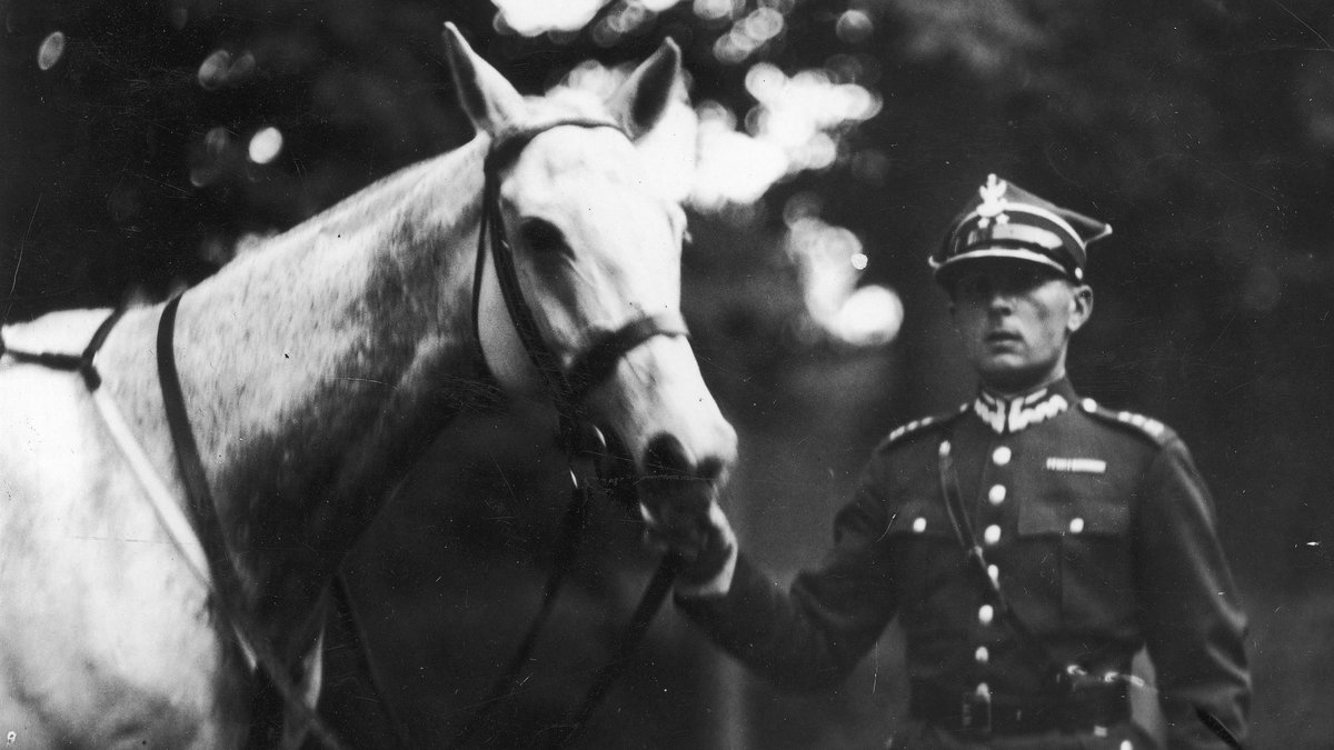 Pułkownik Wojska Polskiego i dowódca batalionu „Kiliński” w powstaniu warszawskim. Henryk Roycewicz za swoje zasługi dwukrotnie otrzymał Krzyż Srebrny Orderu Virtuti Militari. (fot. NAC)