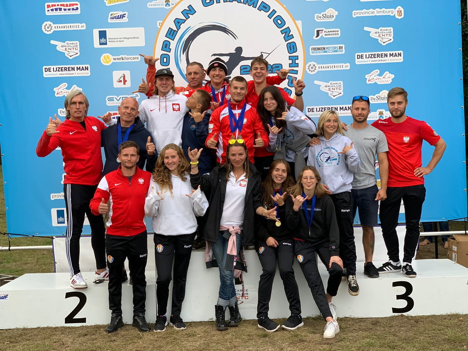 Polska reprezentacja po ceremoniach medalowych