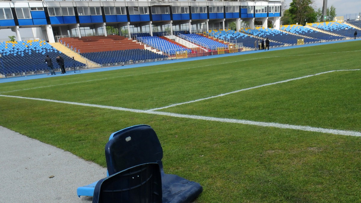 Zdewastowany stadion Zawiszy Bydgoszcz, fot. PAP/ Tytus Żmijewski