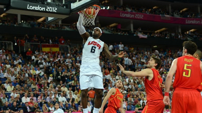 Finał IO: USA - Hiszpania, w akcji LeBron James