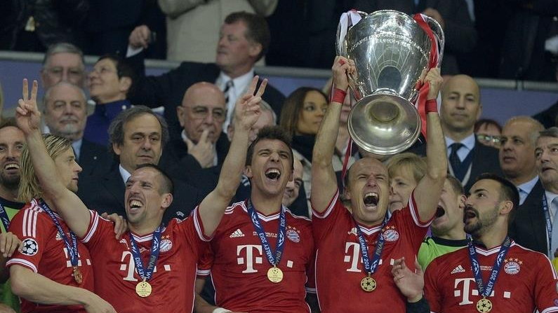 Bayern z pucharem
