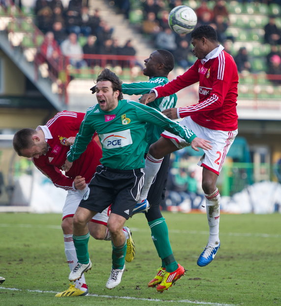 PIŁKARSKA EKSTRAKLASA GKS BEŁCHATÓW KONTRA WISŁA KRAKÓW