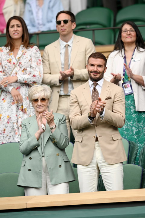 David Beckham z mamą na Wimbledonie