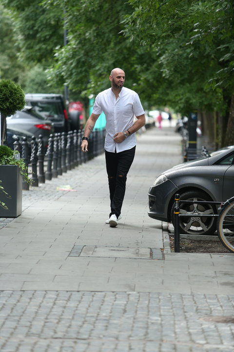 Marcin Gortat w luksusowym samochodzie