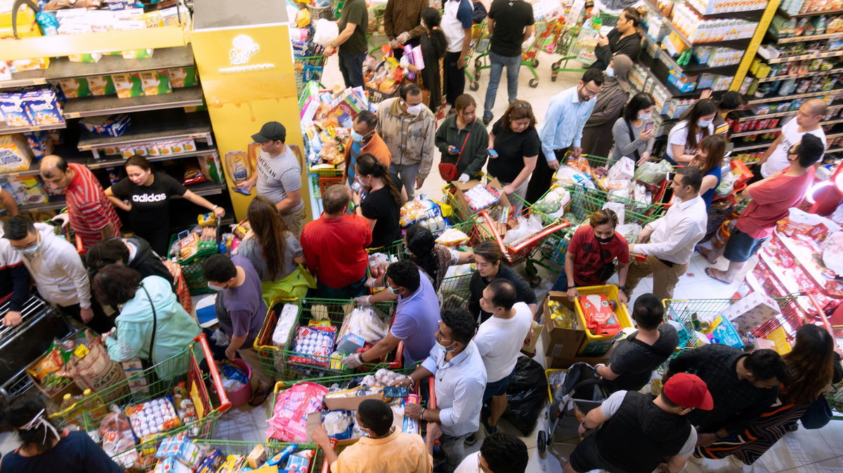 Mieszkańcy Kuwejtu też ruszyli na większe zakupy, ale paniki nie było