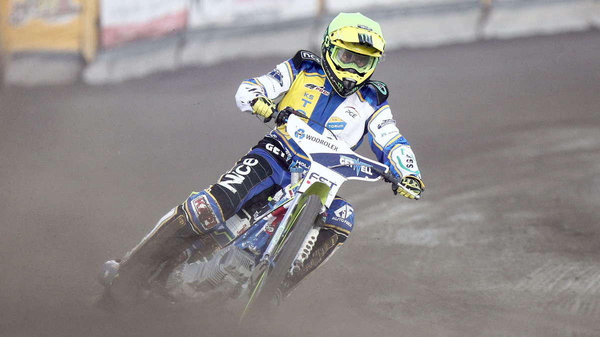 CHRIS HOLDER