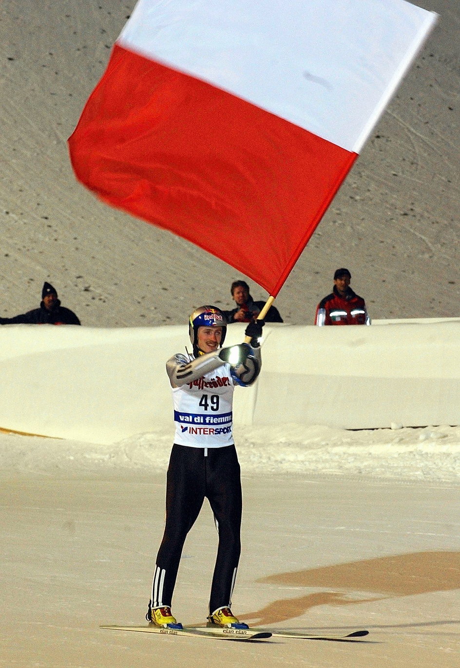 Adam Małysz po triumfie w Predazzo (28 lutego 2003 r.)