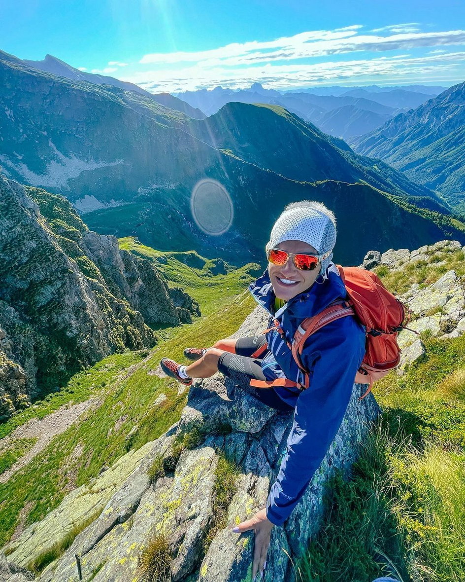 Od lat wielką pasją Malwiny są góry. Tatrzańskie szlaki zna jak własną kieszeń, zdobywa włoskie czterotysięczniki, a w jej planach jest wejście na Mount Everest.