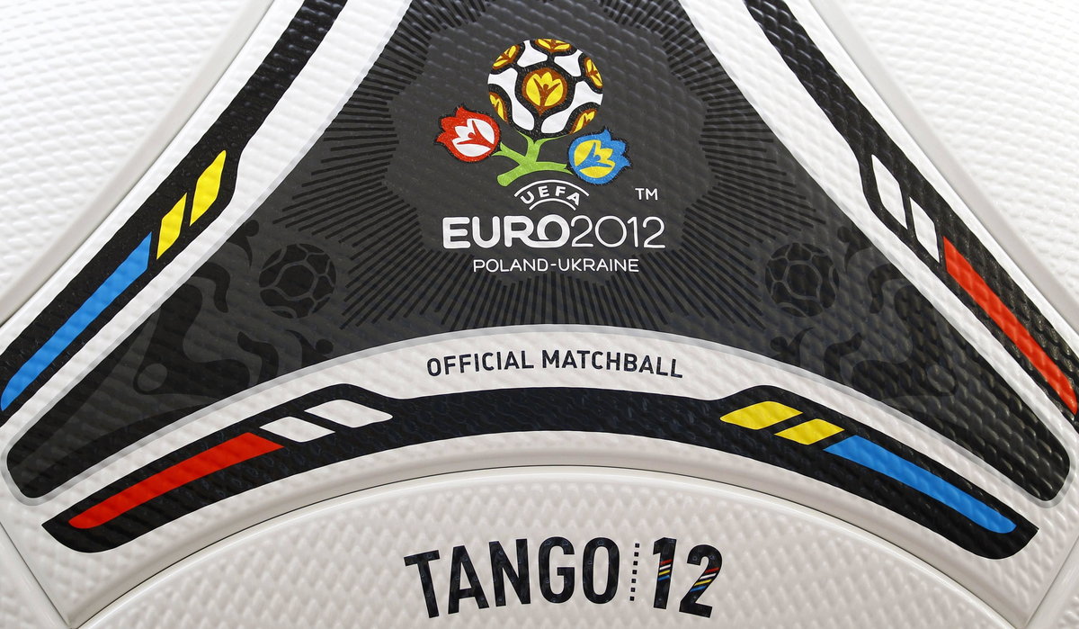 Tango 12 - piłka na Euro 2012