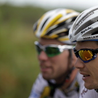 Mark Cavendish (L)