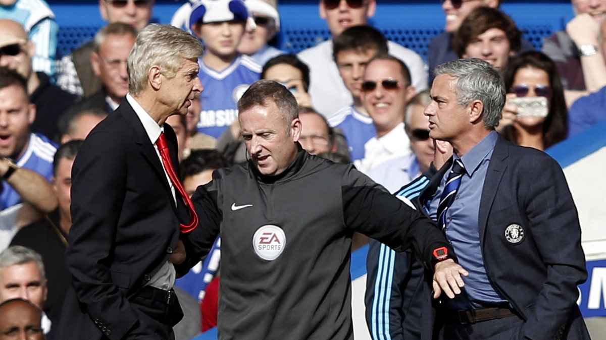 Jose Mourinho (z prawej) i Arsene Wenger