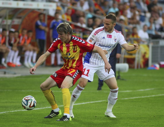 PIŁKARSKA EKSTRAKLASA KORONA KIELCE KONTRA GÓRNIK ZABRZE (Jacek Kiełb Roman Gergel)