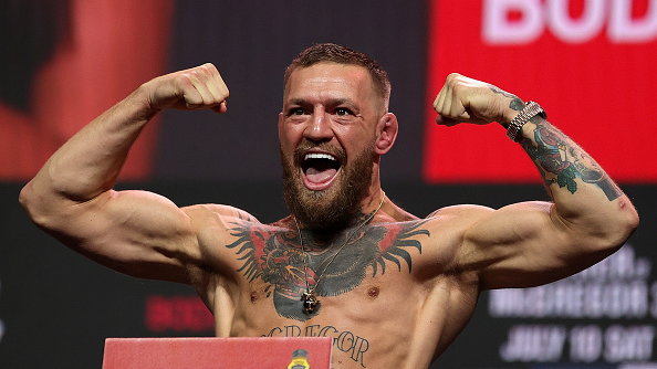 Connor McGregor podczas ważenia przed galą UFC 264