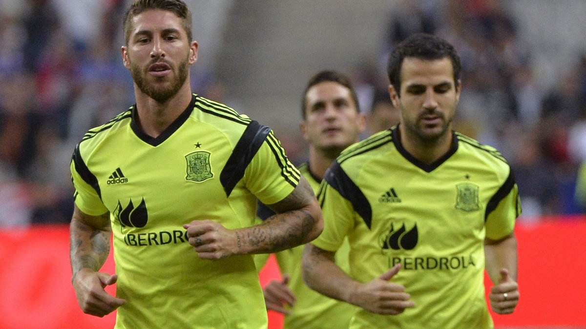 Sergio Ramos (z lewej) i Cesc Fabregas