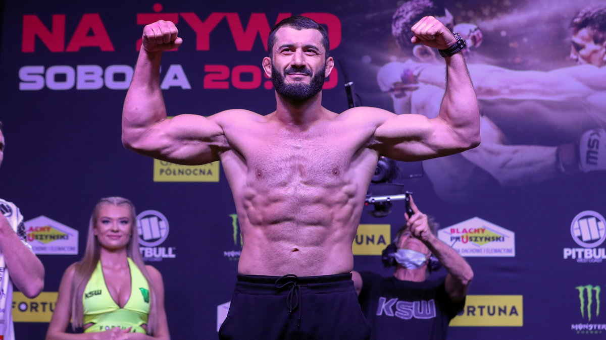 Mamed Chalidow już trzeci raz w karierze jest mistrzem KSW. 18 grudnia będzie bronił pasa wagi średniej (84 kg) w starciu z Roberto Soldiciem, który jest czempionem w niższym limicie (półśrednia, 77 kg).