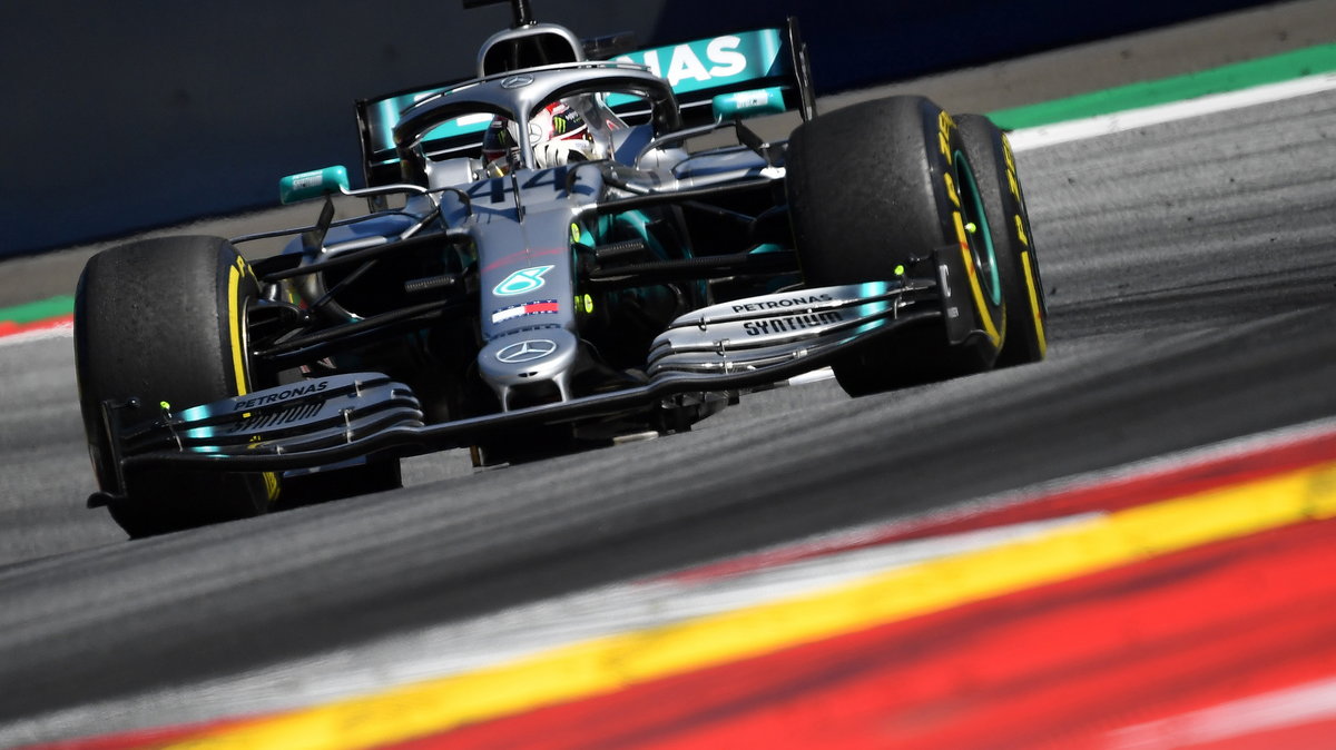 Lewis Hamilton w bolidzie Mercedesa