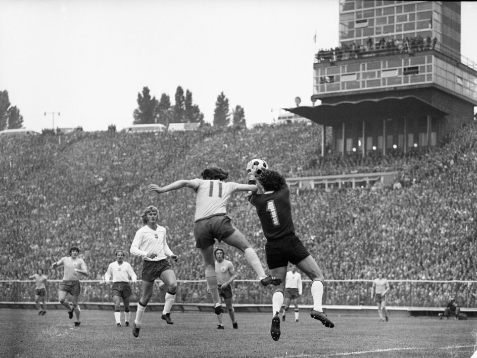 Jan Tomaszewski i Jerzy Gorgoń (Polska) oraz Martin Peters (Anglia)