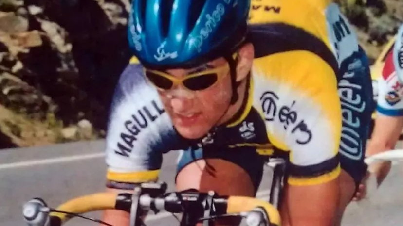 Hiszpański kolarz Raul Garcia Alvarez
