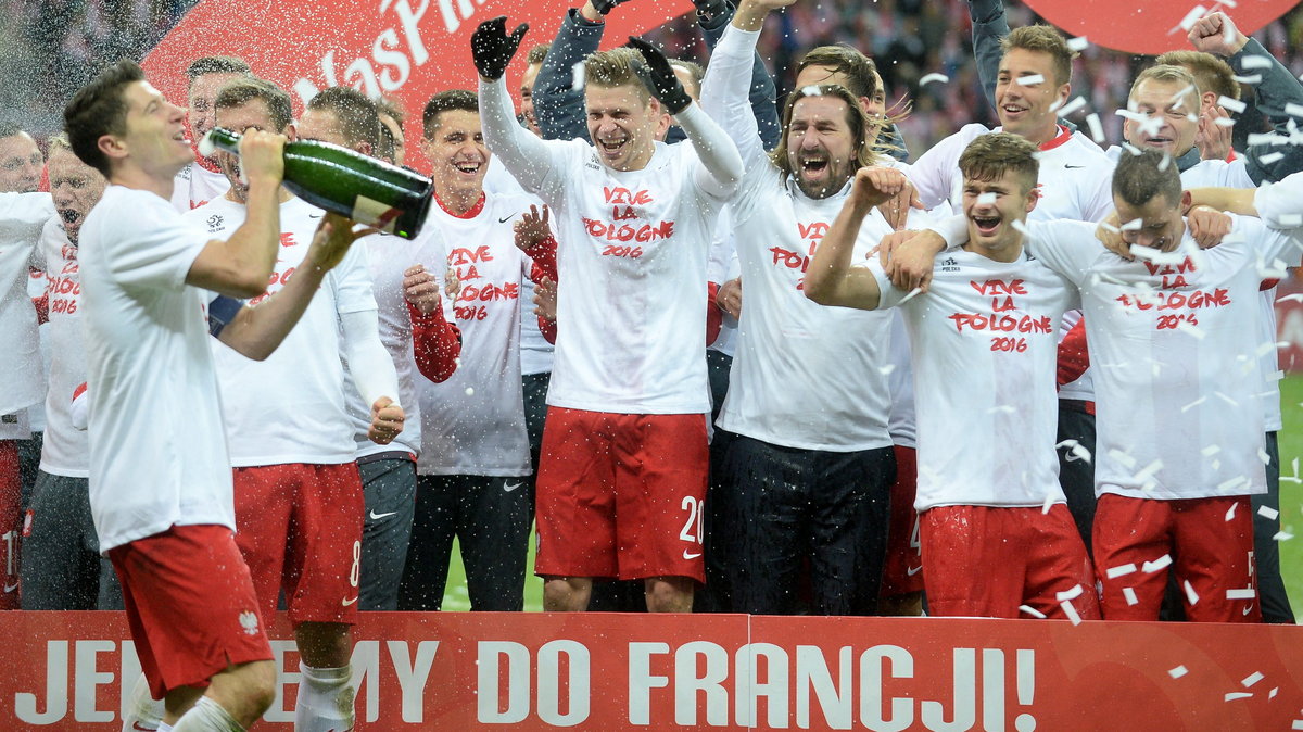 Reprezentacja Polski świętuje awans na Euro 2016