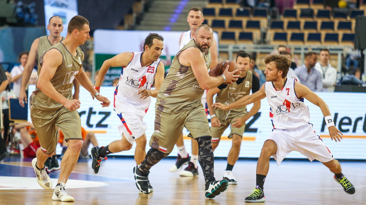 Ostatni mecz, rozegrany w lipcu 2019 roku, zakończył się wygraną żołnierzy - po dogrywce - 79:78. 