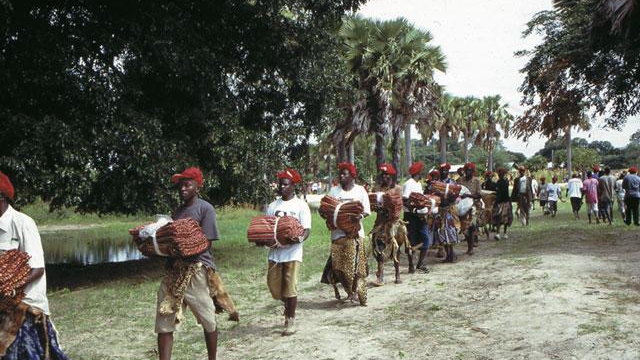 Galeria Zambia - Kuomboka: płynie król!, obrazek 1