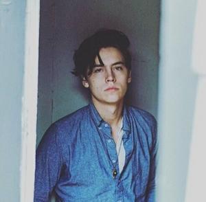  Cole Sprouse. 