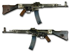 Sturmgewehr 44, STG44, MP44, MP43 (używana TYLKO w 2 wojnie światowej). (Broń ma wiele nazw)