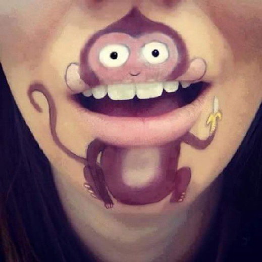 Usta "w małpkę"