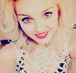 Perrie : *