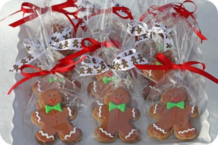 tray-of-bagged-gingerbread-men-cookies_edited-1-450x300.jpg