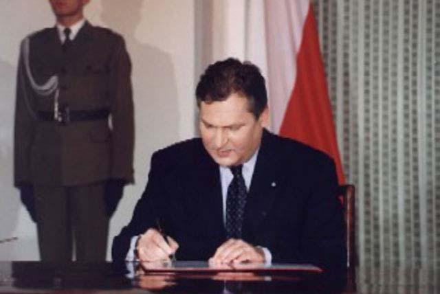 1999 - przystąpienie Polski do NATO