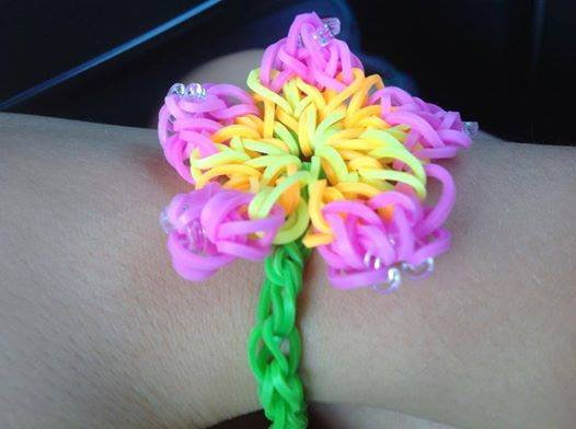 Bransoletki- z gumek Loom Bands moim życiem