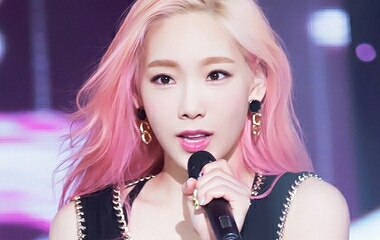 Taeyeon + różowe włosy