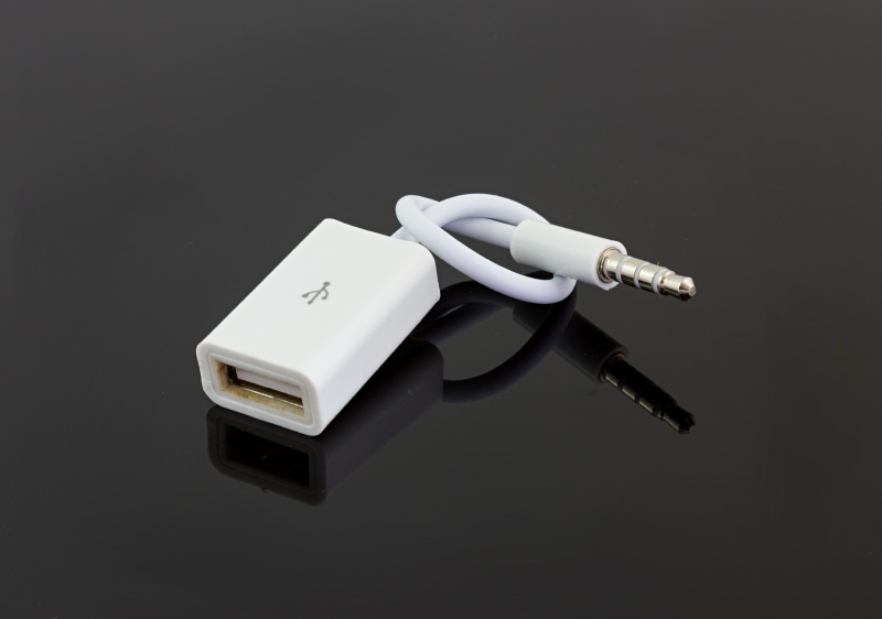 Переходник usb на наушники 3.5. Адаптер с USB на 3.5 Jack. USB - aux Jack 3.5mm. Переходник с юсб на Джек 3 5. Кабель aux 3.5 Jack в USB.