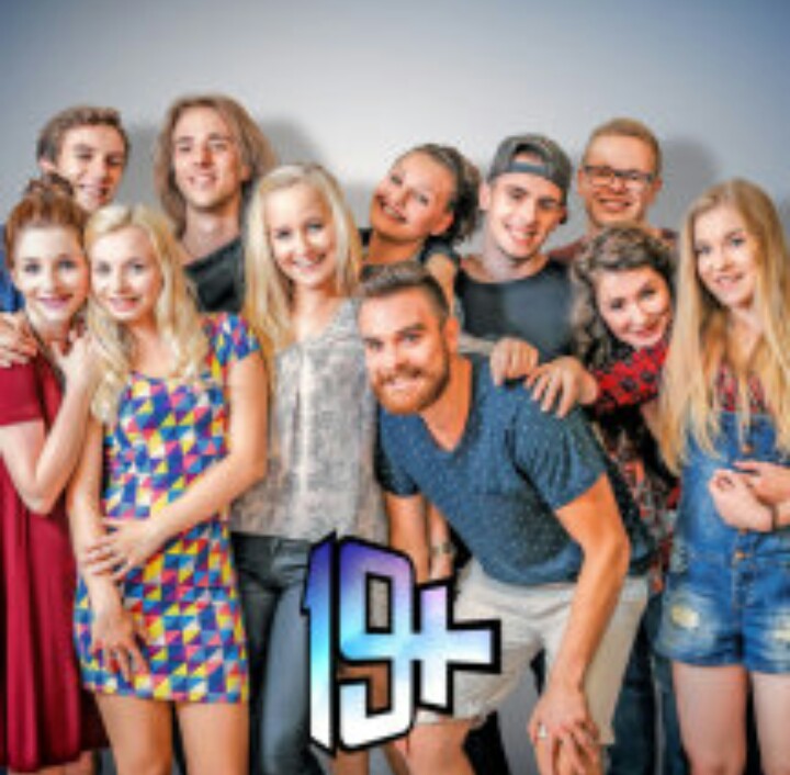 Lepszy serial tvn 19+ czy szkoła ?