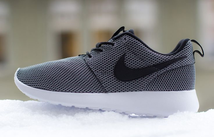  Nike Roshe One GS (215 PLN)