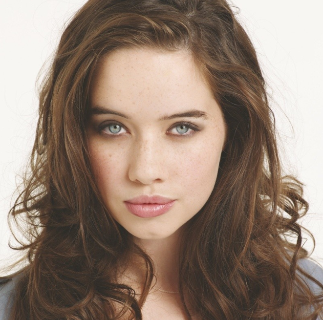 Anna Popplewell 