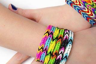 Uwielbiam robić bransoletki z gumek LOOM Bands