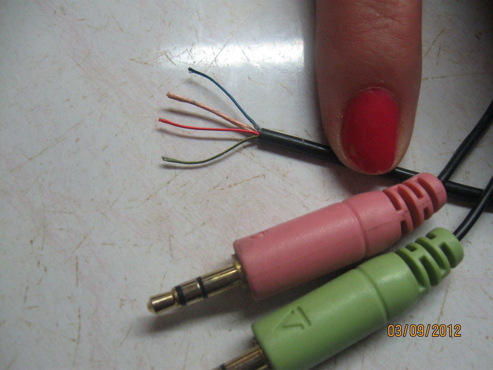 Jaki kolor ma kabel od mikrofonu? - Zapytaj.onet.pl -
