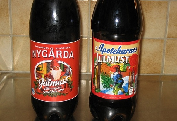 1. Julmust Soda (Szwecja) - gęsty napój świąteczny, przypominający połączenie coli z karmelem. 