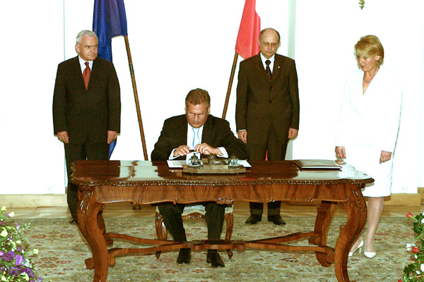 2004 - Przystąpienie Polski do Unii Europejskiej