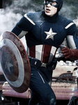 Steve Rogers / Kapitan Ameryka (Chris Evans)