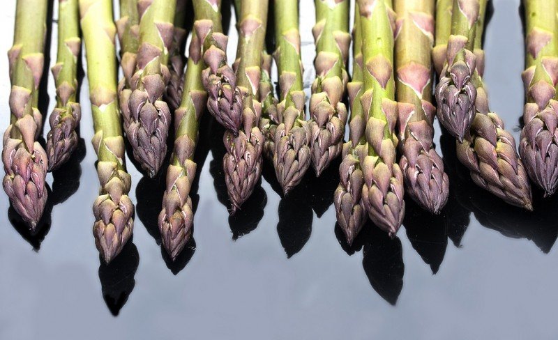 raw-asparagus.jpg