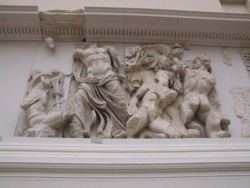 250px-Zeus_contra_Poryphion_Pergamonaltar.JPG