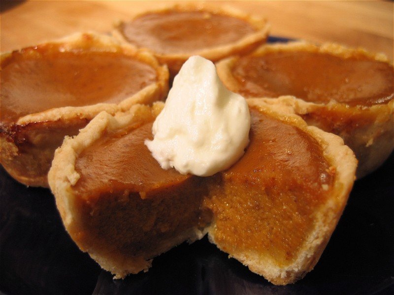 teeny-pumpkin-pies-1.jpg