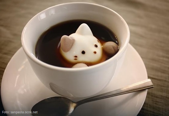 Marshmallowy kot w kawie 