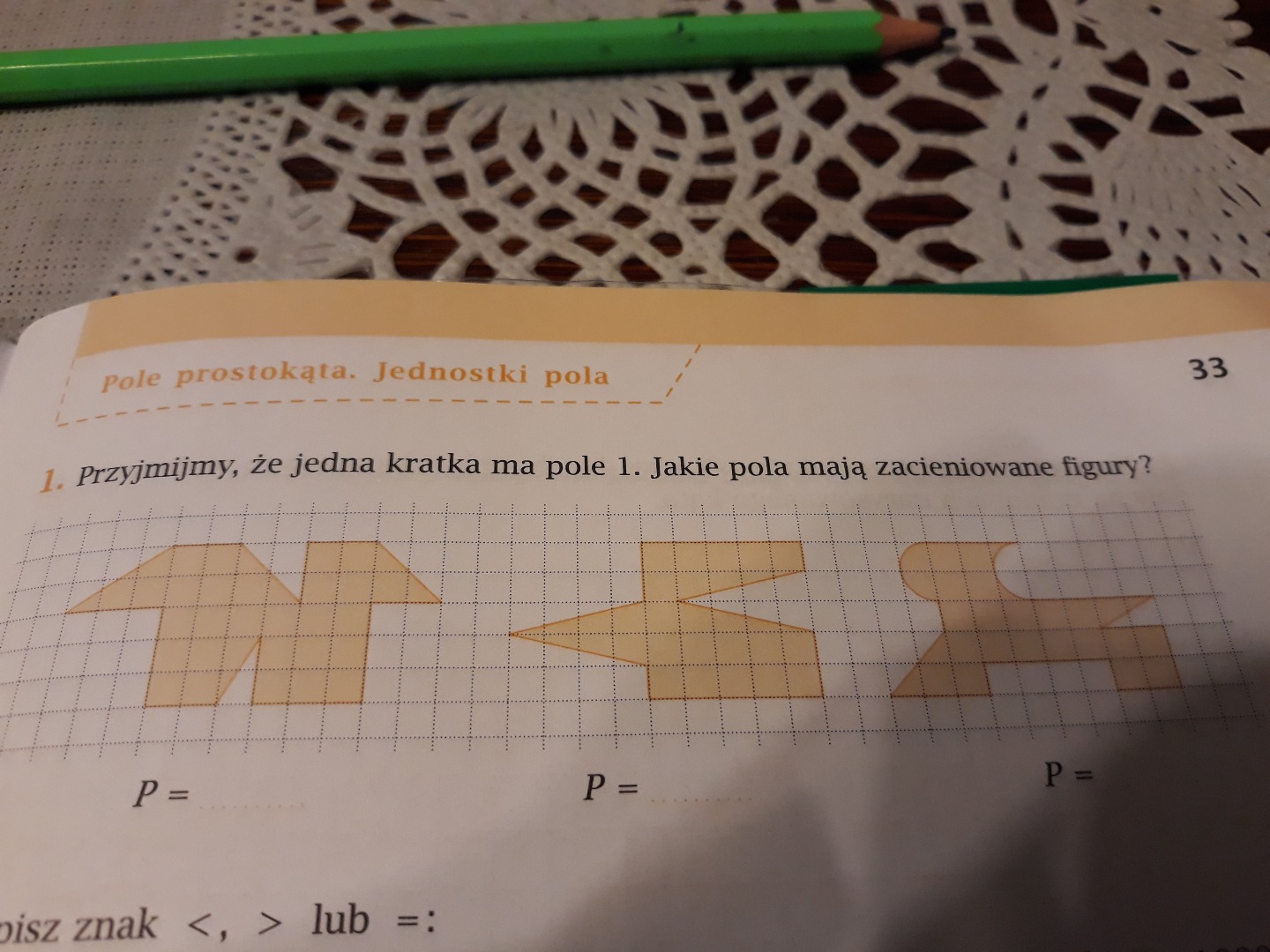 Jakie Pole Ma Zacieniowany Równoległobok Przyjmijmy, że jedna kratka ma pole 1. Jakie pola mają zacieniowane