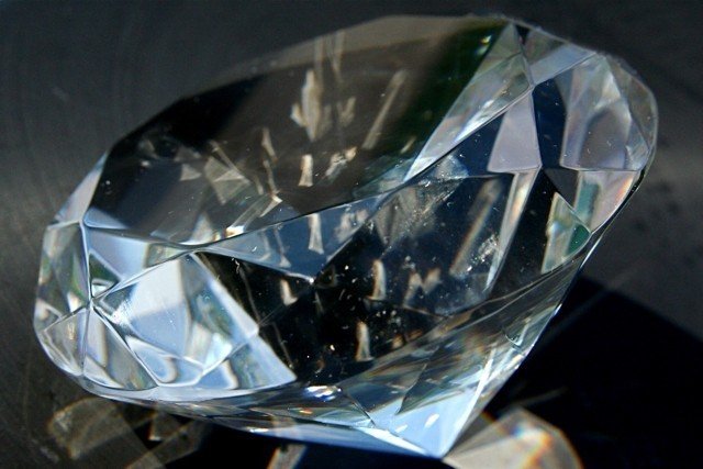 diamond-paperweight-8-24-09-3.jpg