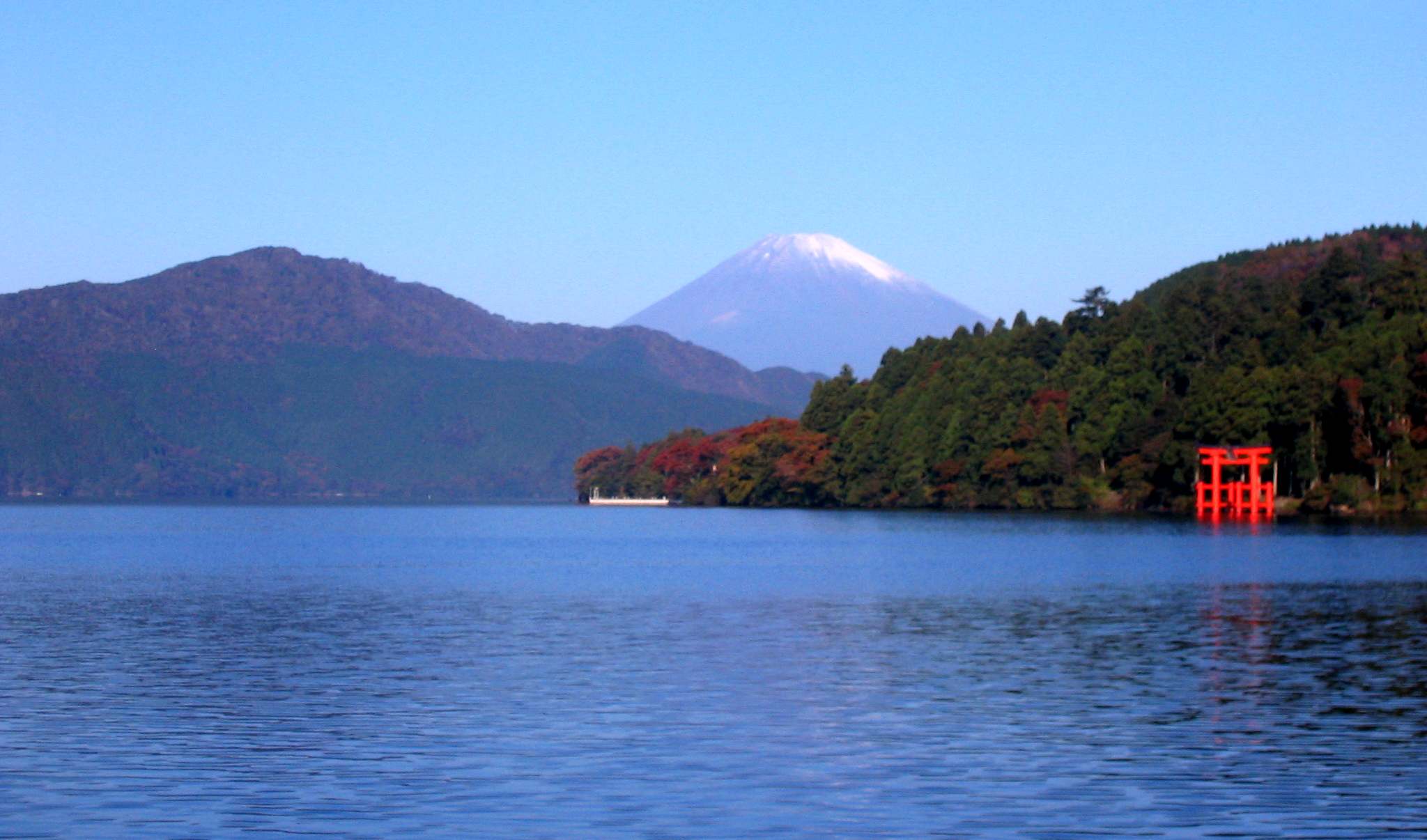 Fujisan_from_Motohakone.jpg